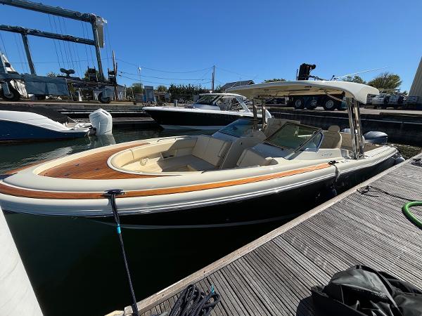 Chris-Craft Calypso 30