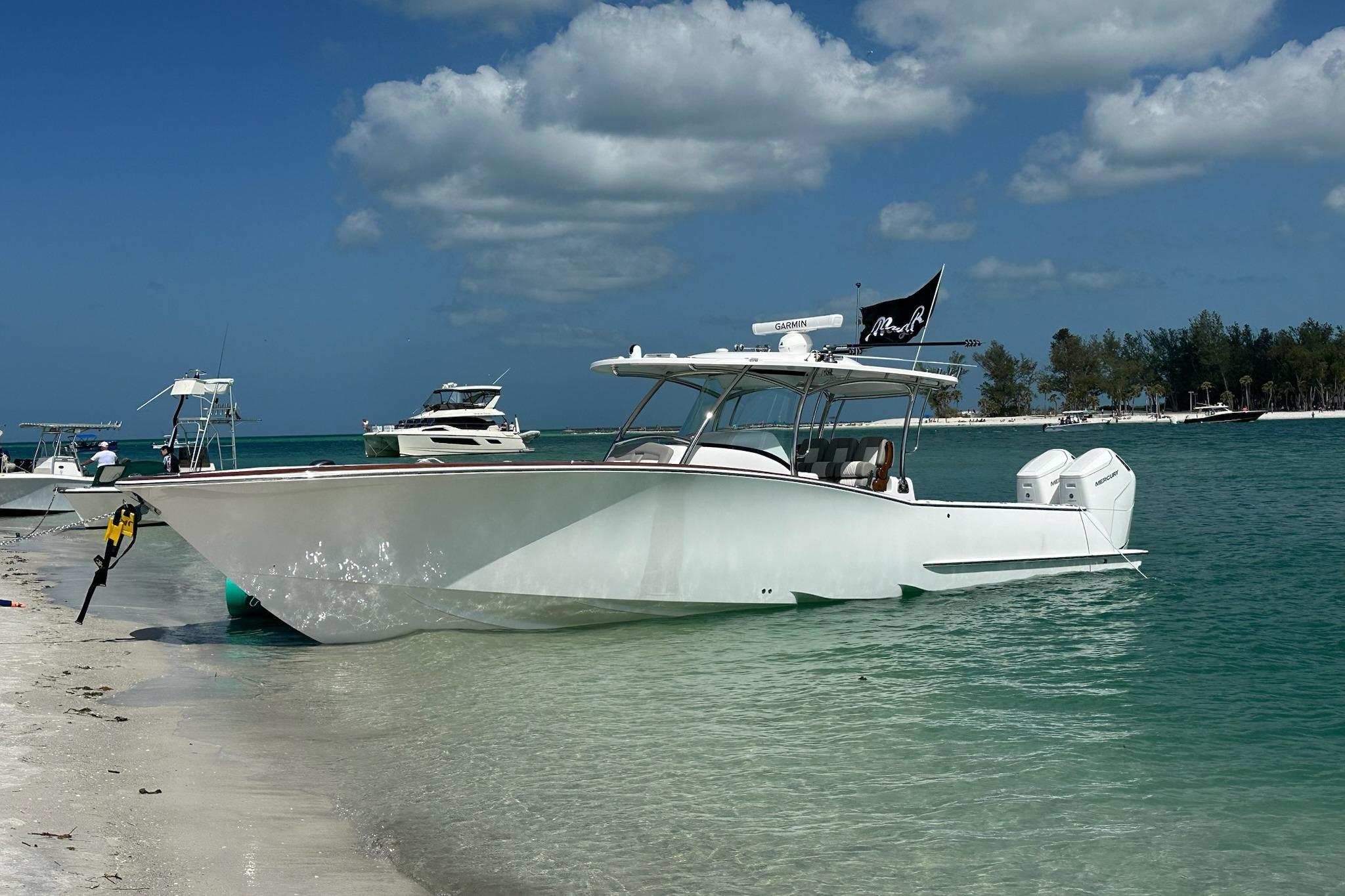 2026 Mag Bay 38 CC