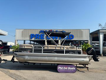 2017 Sun Tracker 22 DLX XP3