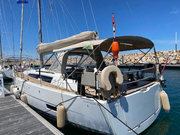 2023 Dufour 390