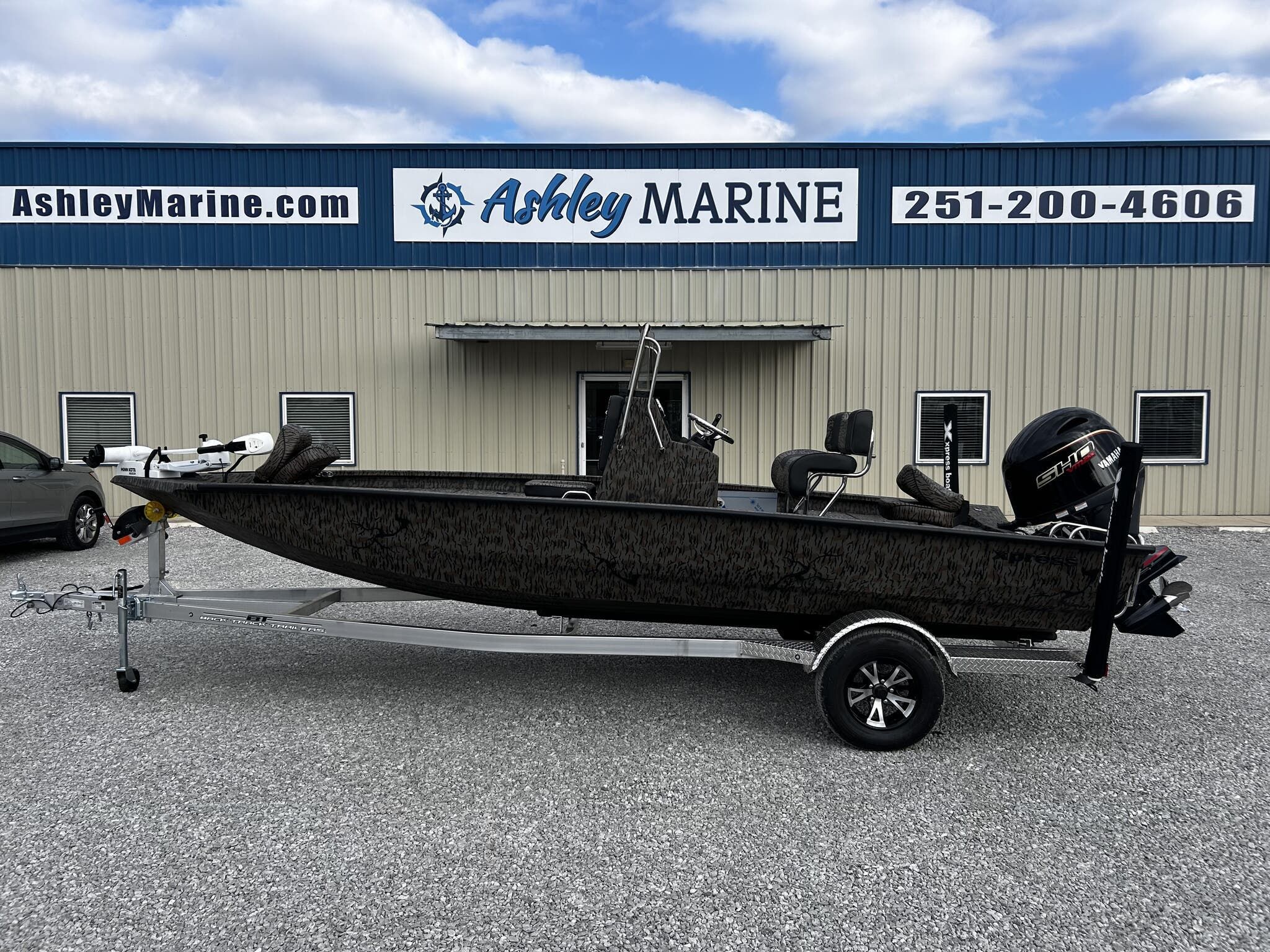 2026 Xpress H20B Bay