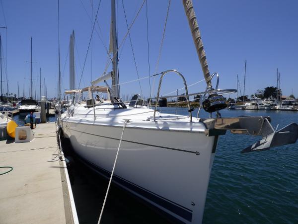 Hunter 49 Bow starboard