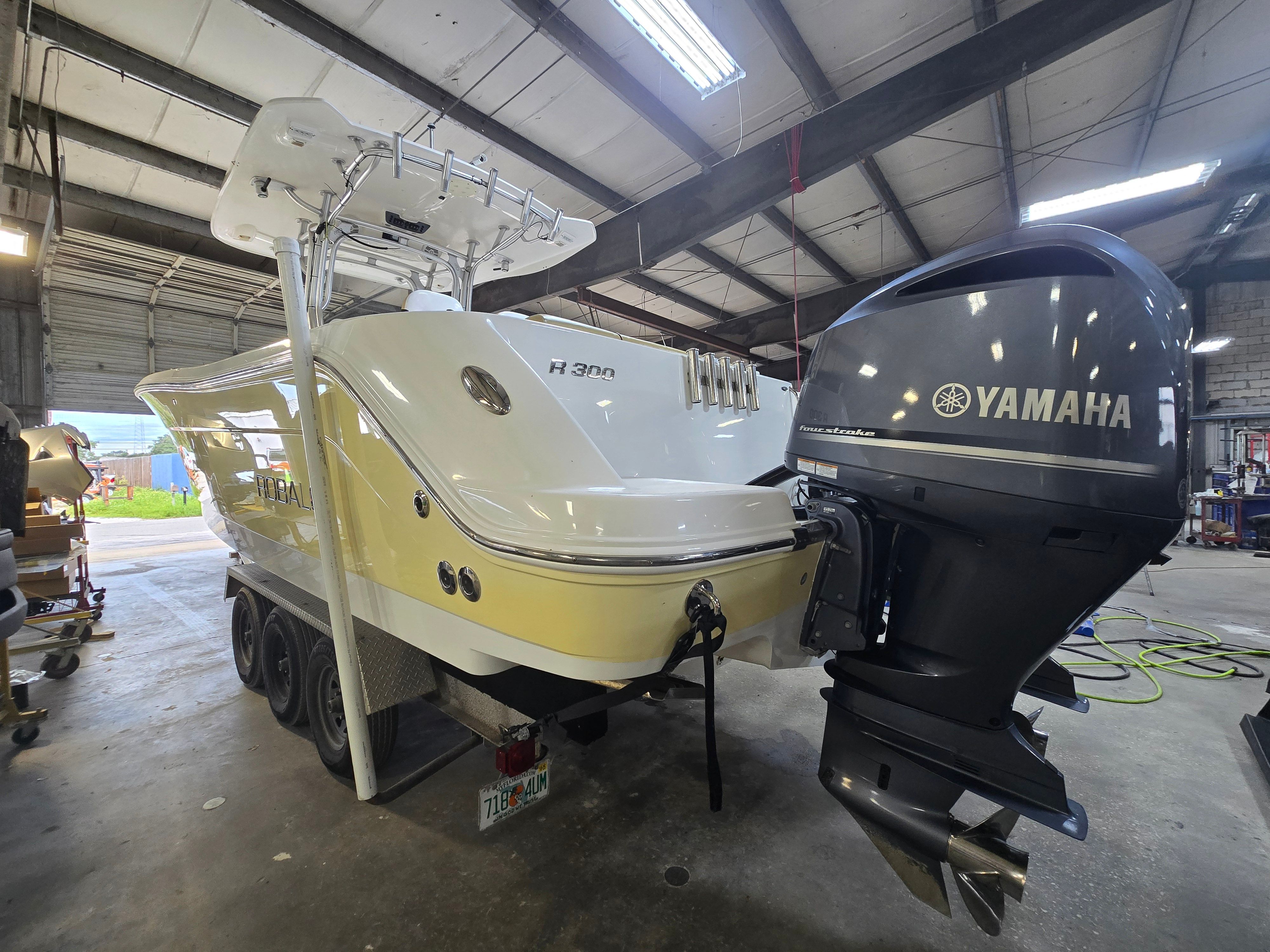 2008 Robalo R300 Center Console