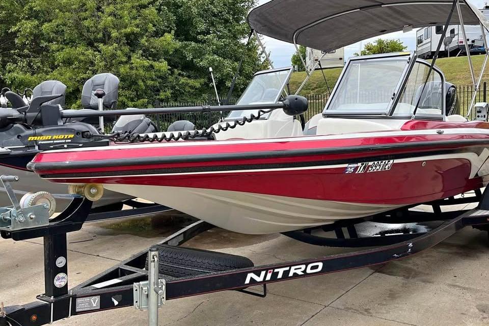 2016 Tracker Nitro Z7 Sport