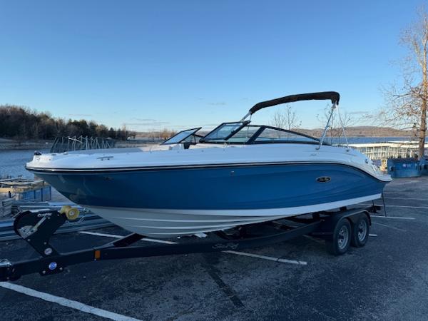 2025 Sea Ray SPX 230
