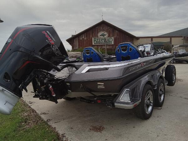 Ranger Z521R Ranger Cup Equipped 2024 Ranger Z521R Ranger Cup Equipped boat parked outside RedHead building.