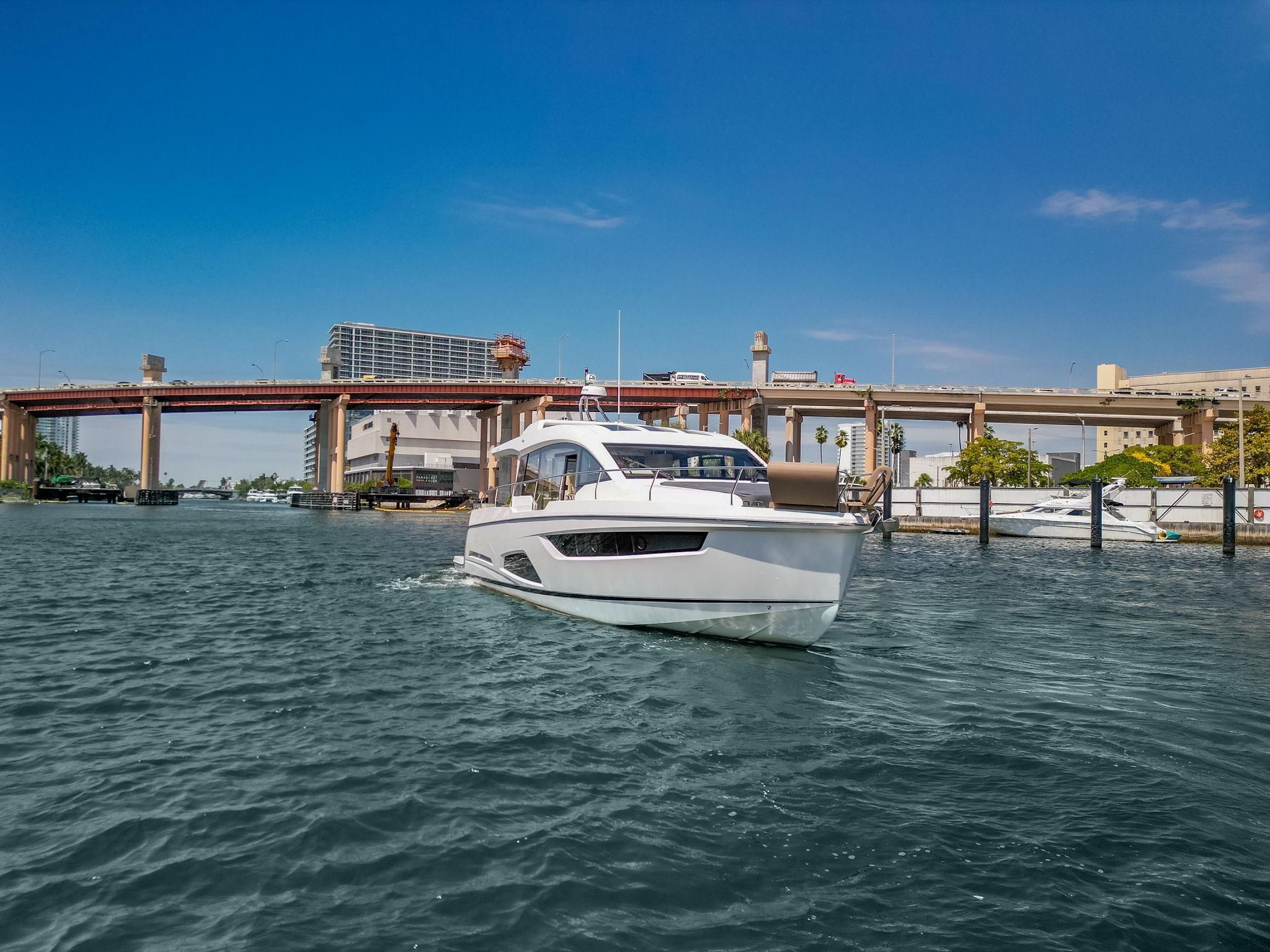 2022 Sealine C430