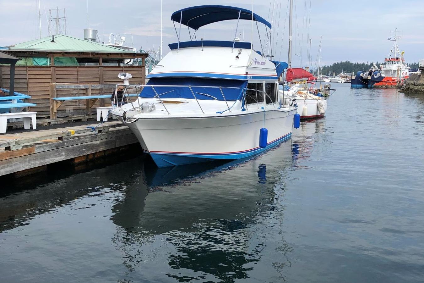 1988 Commander 30 Command Bridge