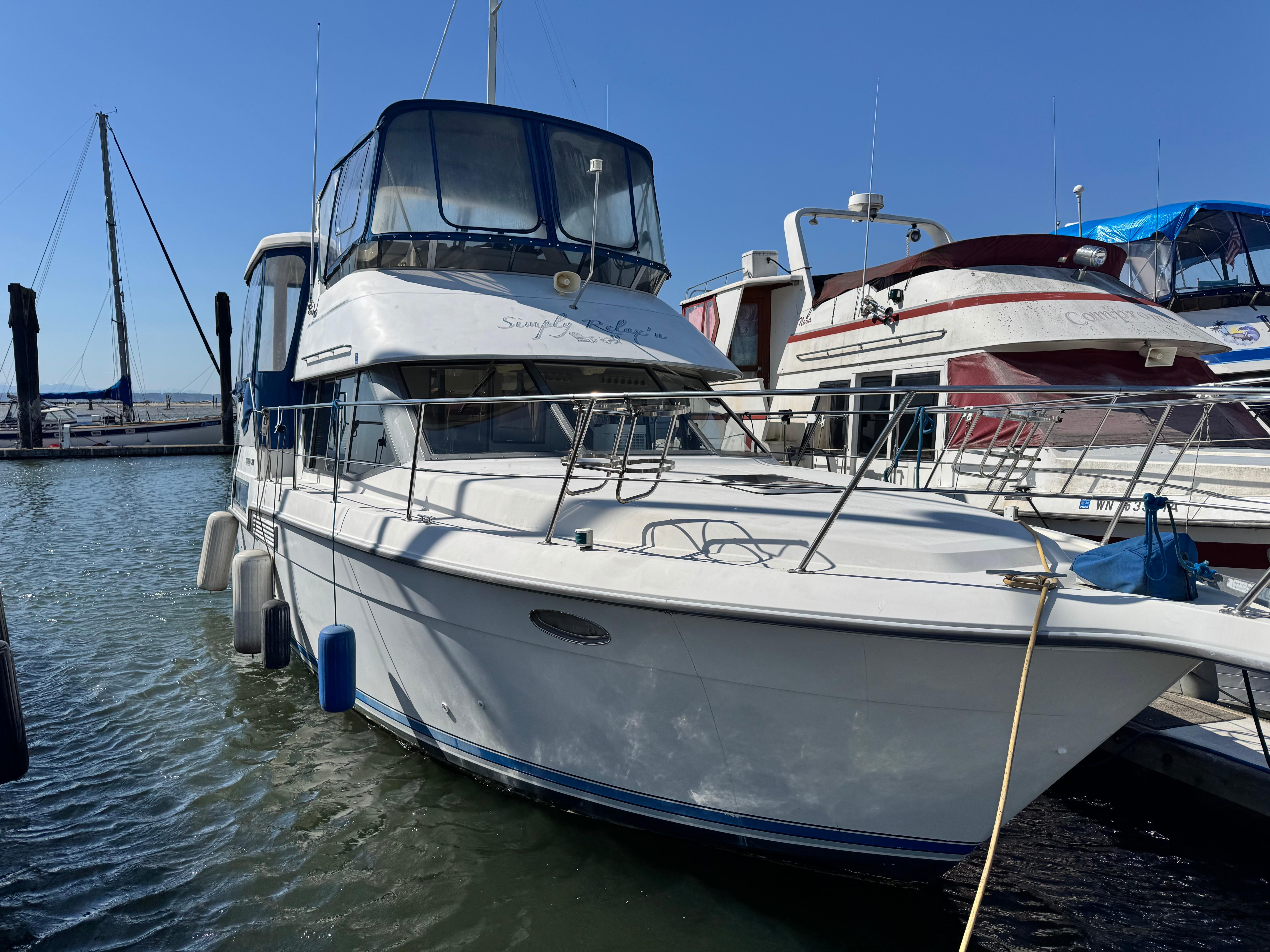 1994 Carver 350 Aft Cabin