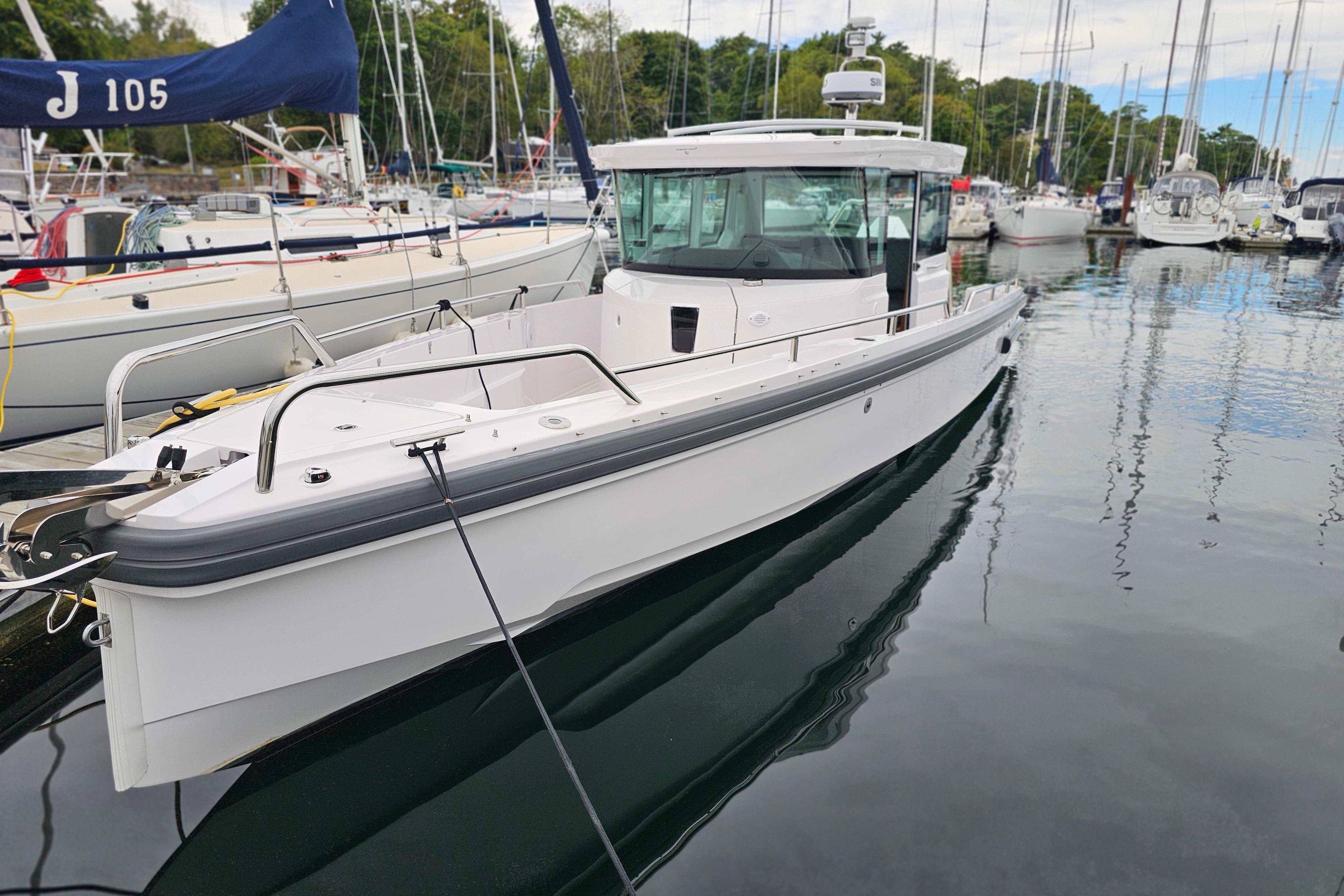 2021 Axopar 28 CABIN