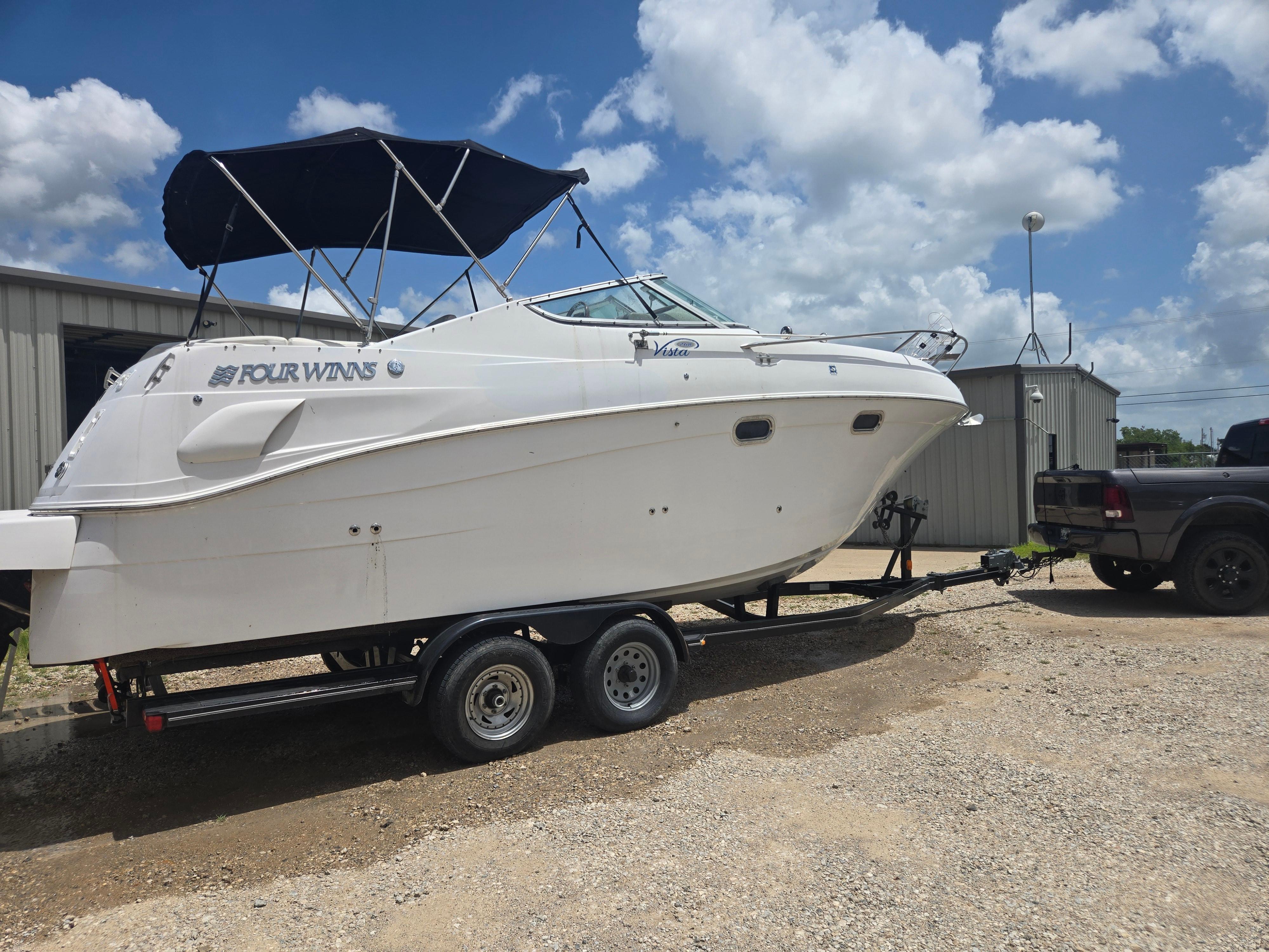 2004 Four Winns 268 Vista