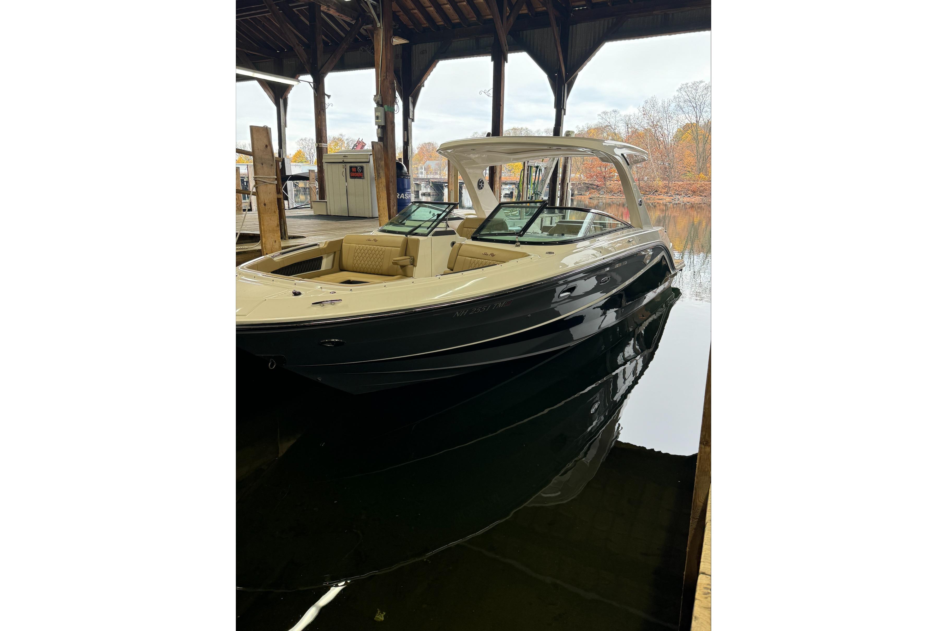 2019 Sea Ray SLX 310 Outboard