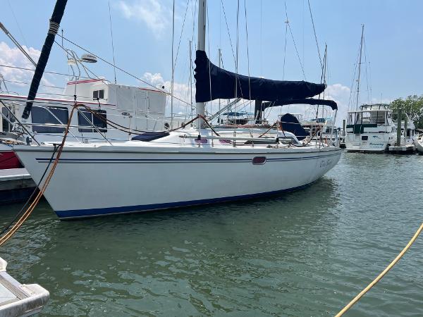 2005 Catalina 320
