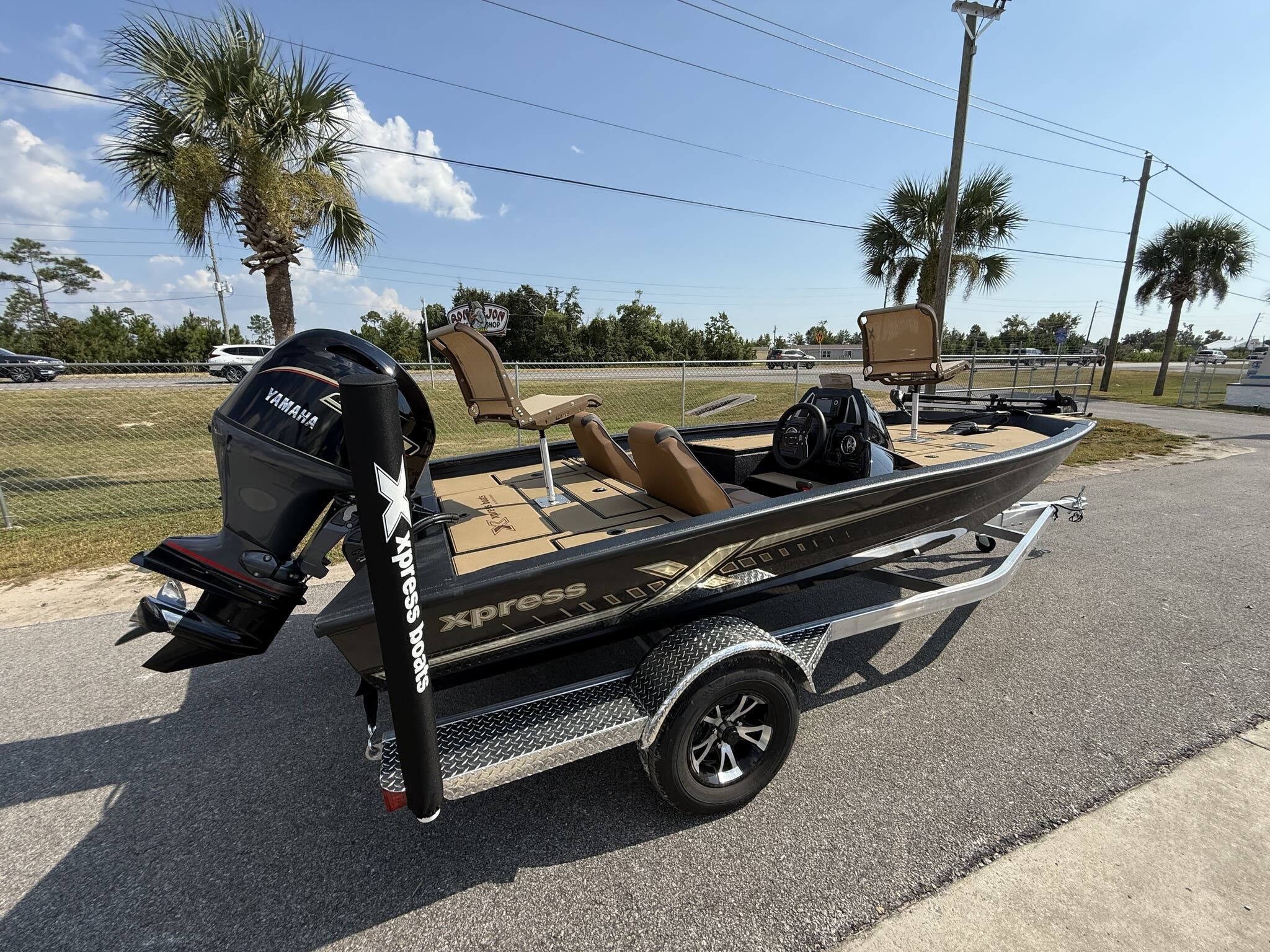 Xpress Hyper-Lift Crappie Series