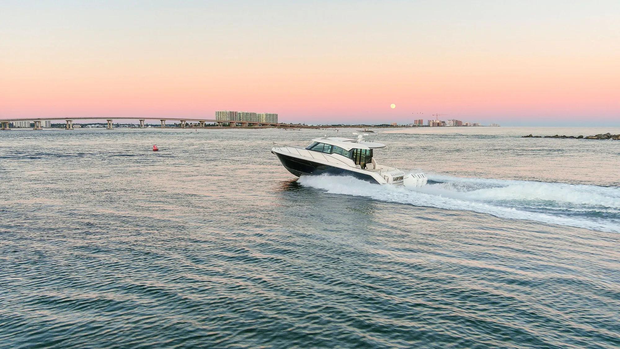Tiara Yachts 48 LE 2024-TIARA-YACHTS-48-LE
