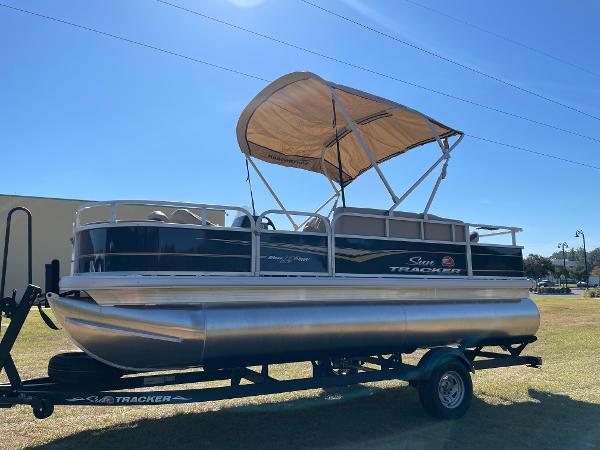 2025 Sun Tracker Bass Buggy 18 DLX