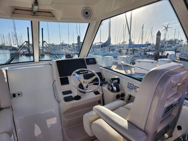 2022 Boston Whaler Boston Whaler Conquest 285