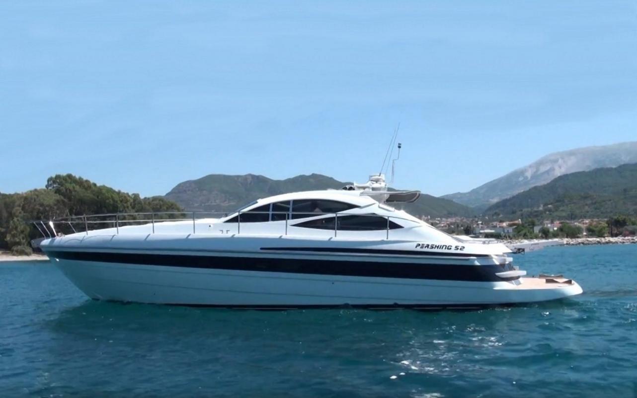 2001 Pershing 52