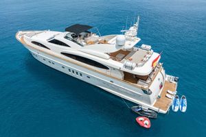 Astondoa 102 GLX Luxurious 2005 Astondoa 102 GLX yacht on clear blue ocean waters.