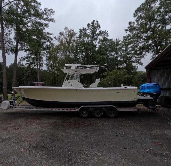 2013 Regulator 34 Center Console