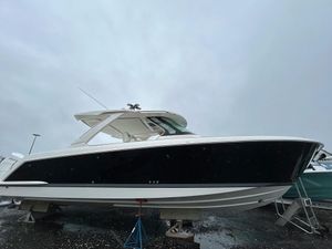 Tiara Yachts 38 LS 2024-TIARA-YACHTS-38-LS