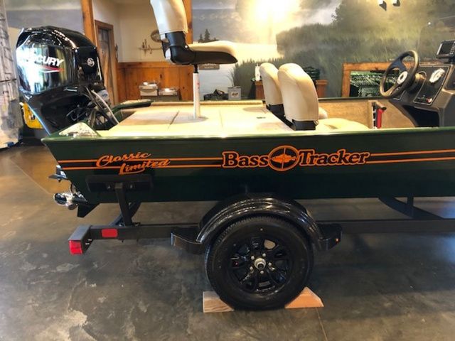2026 Tracker CLASSIC LTD