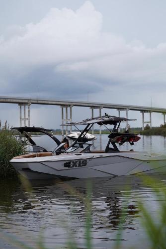 2022 Axis T220