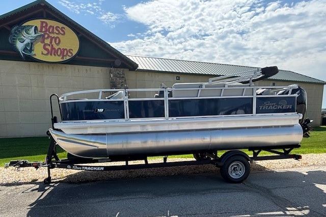 2026 Sun Tracker Bass Buggy 18 DLX