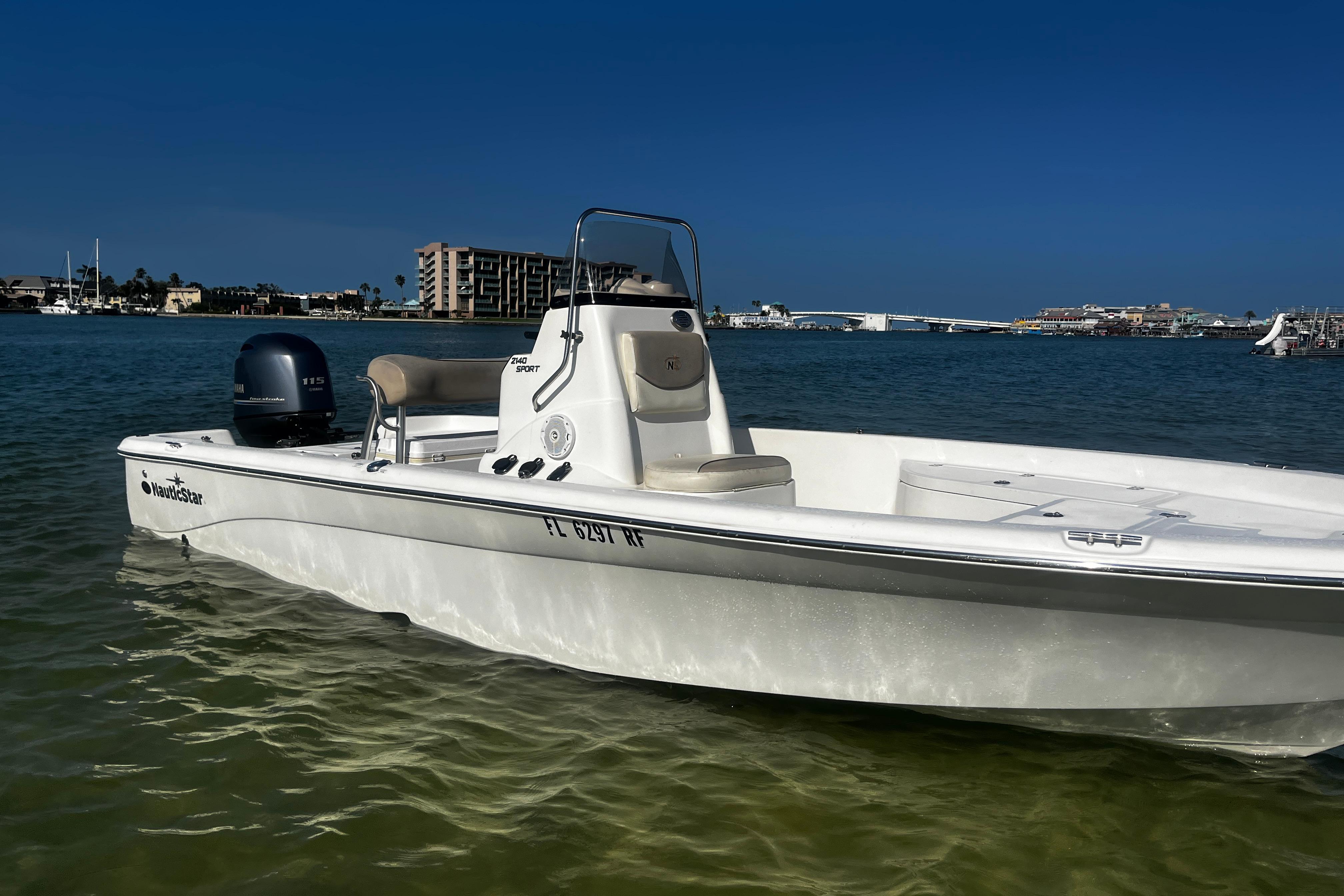 2017 NauticStar 2140 Sport