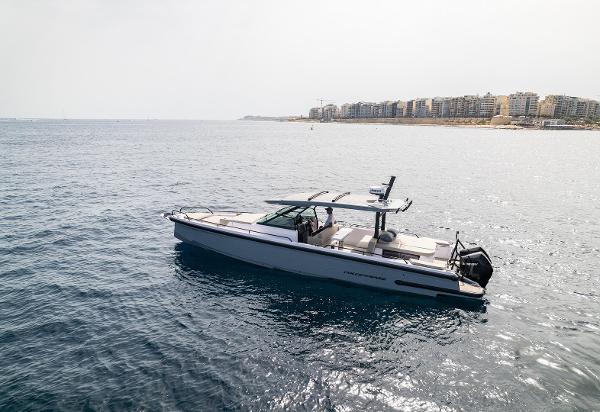 2023 Axopar 37 Sun Top