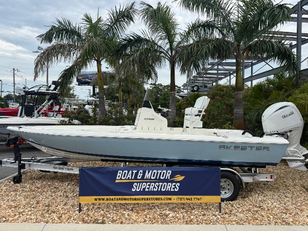 2025 Skeeter SX 221