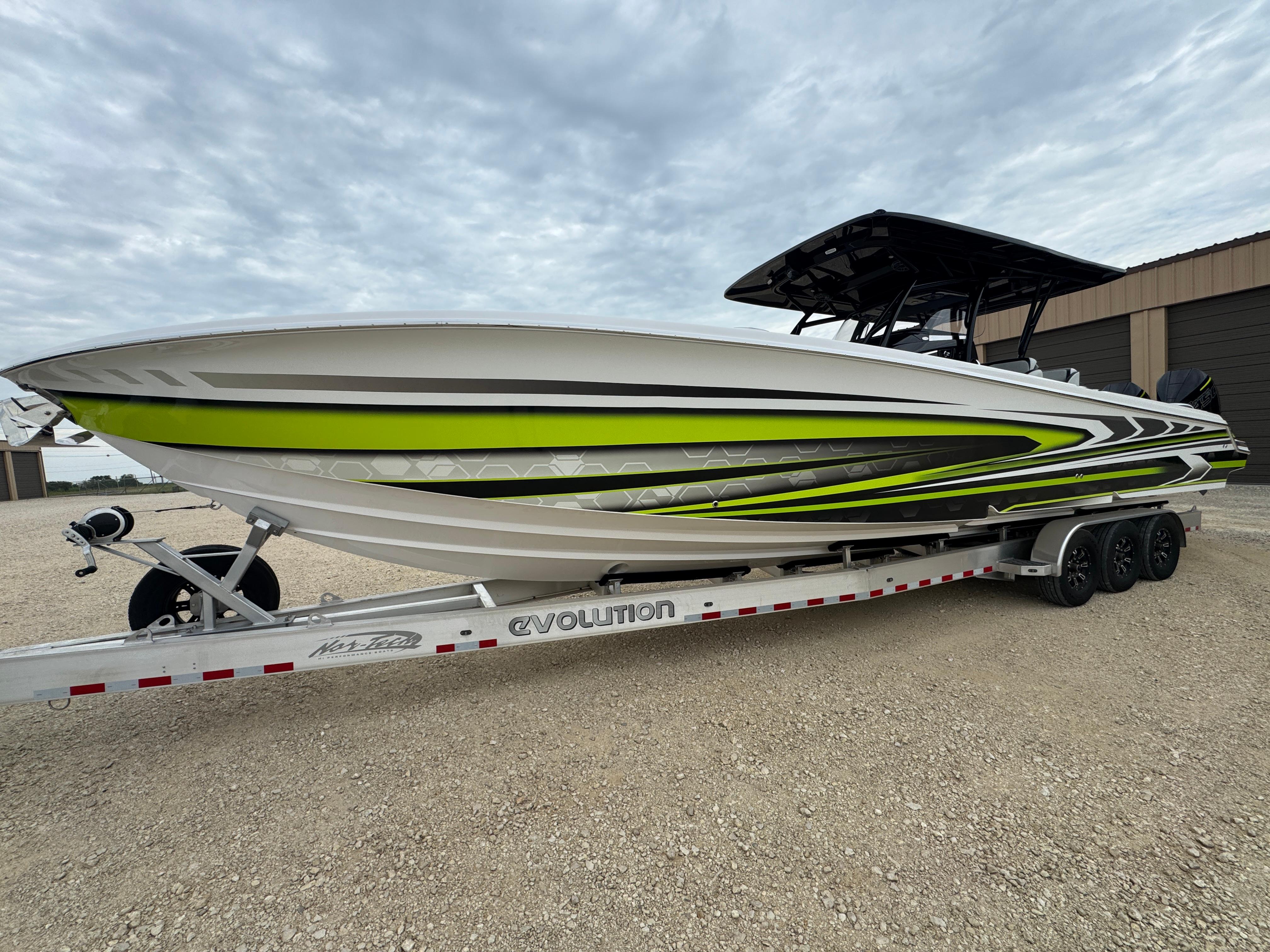 2022 Nor-Tech 390 Sport Center Console