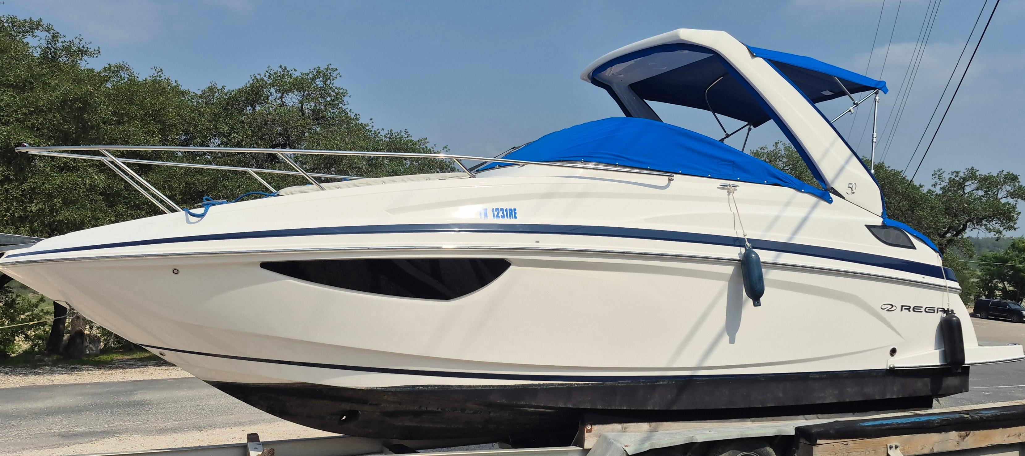 2020 Regal 28 Express Cruiser