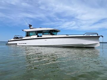 2022 Axopar 37 XC CROSS CABIN