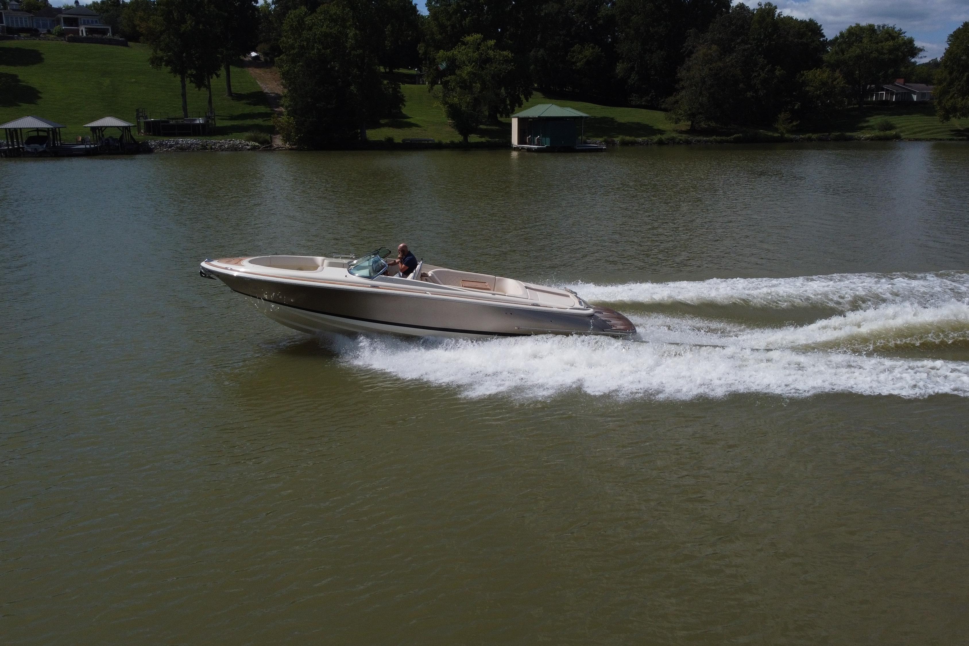 2019 Chris-Craft Launch 30