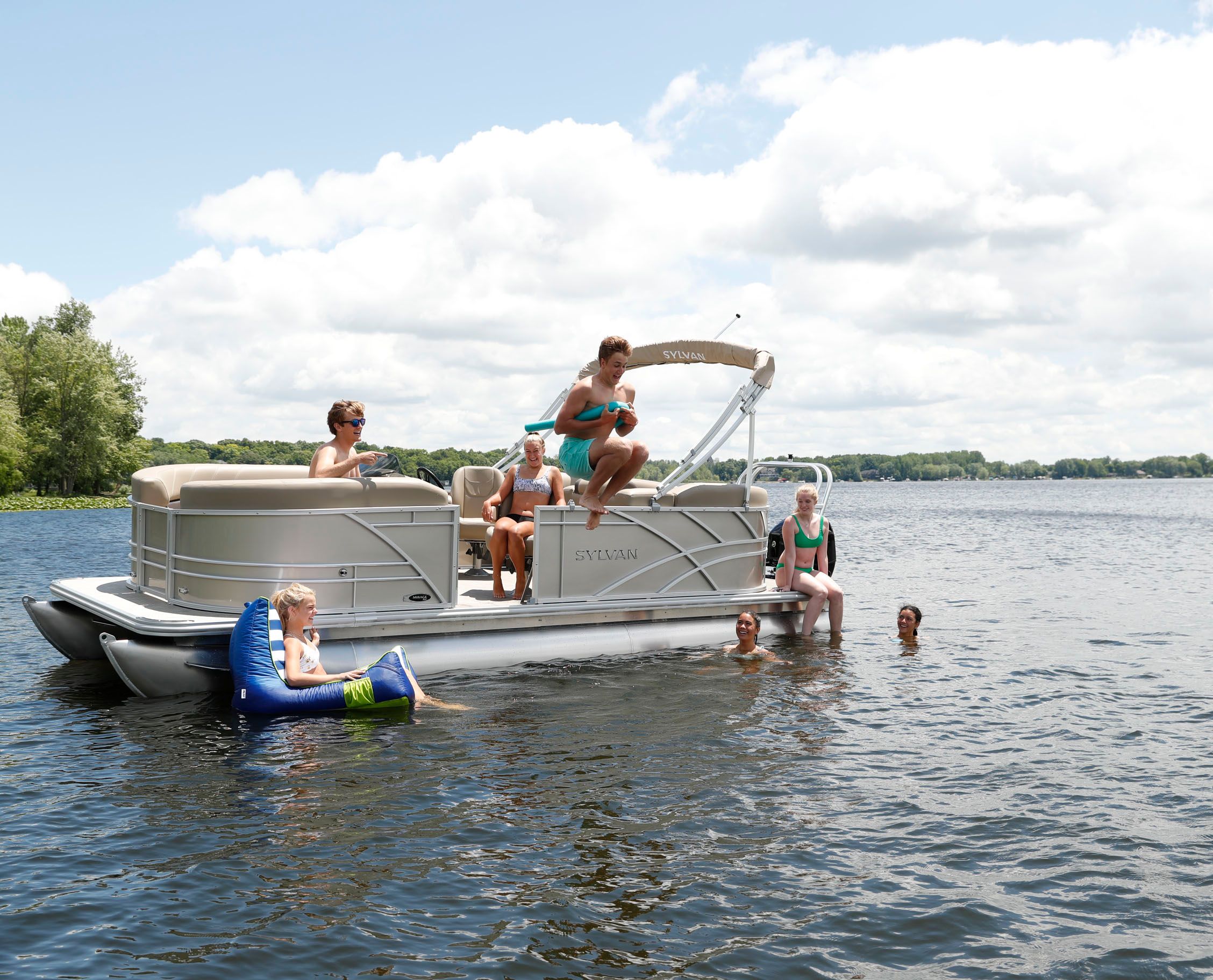 2026 Sylvan Mirage 8520