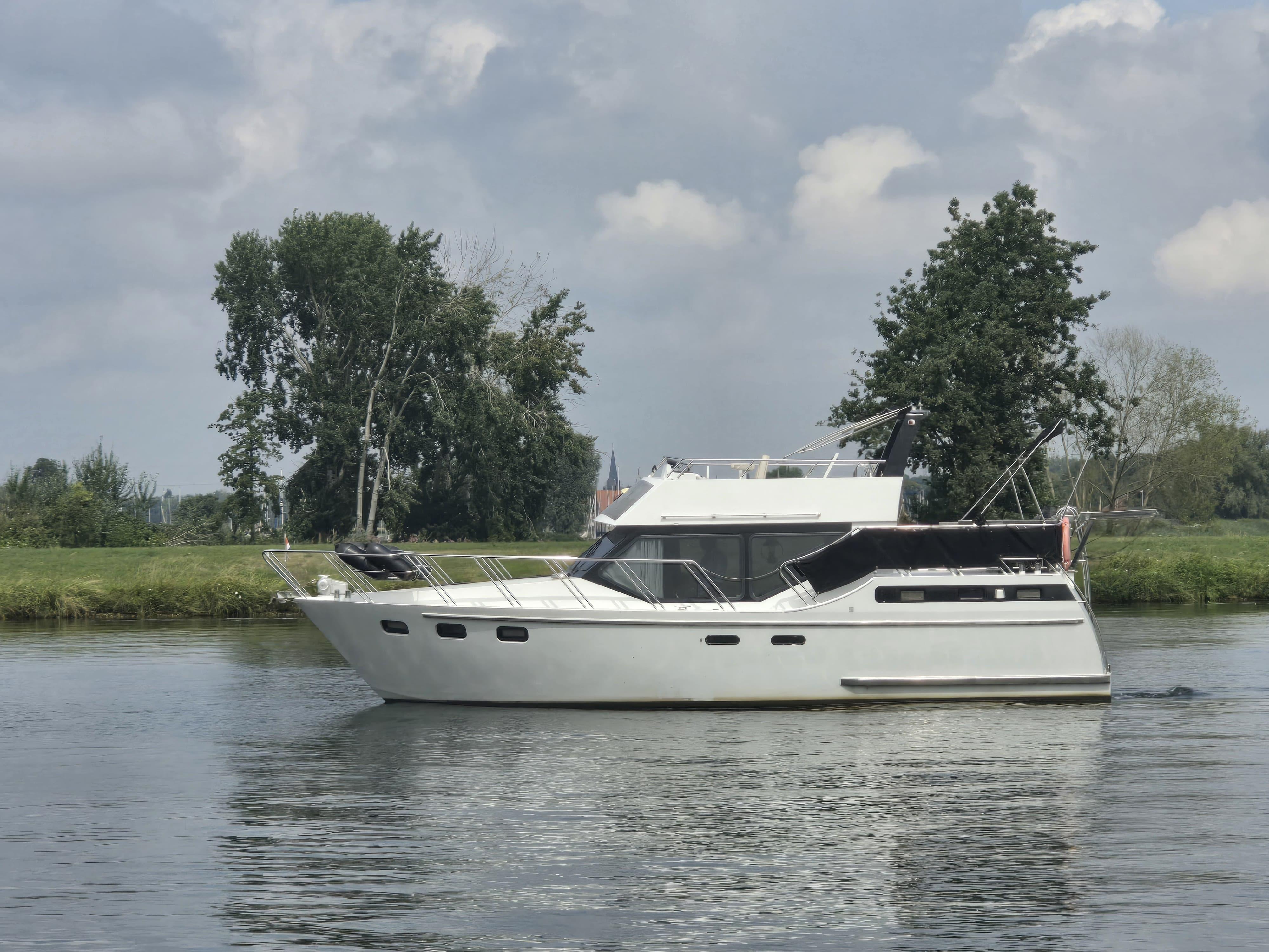 1996 Motor Yacht Aqualux 1150