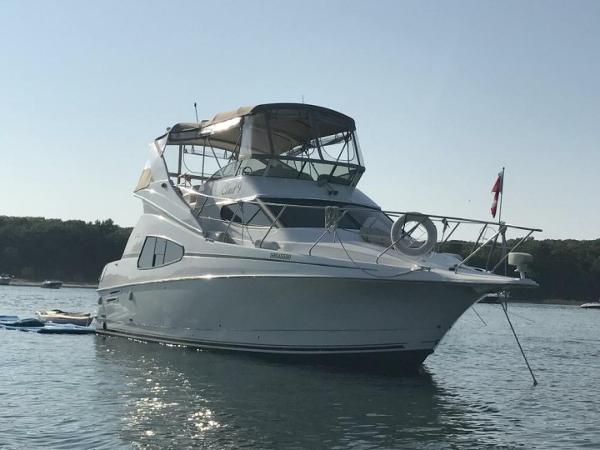 2005 Silverton 330 Sport Bridge