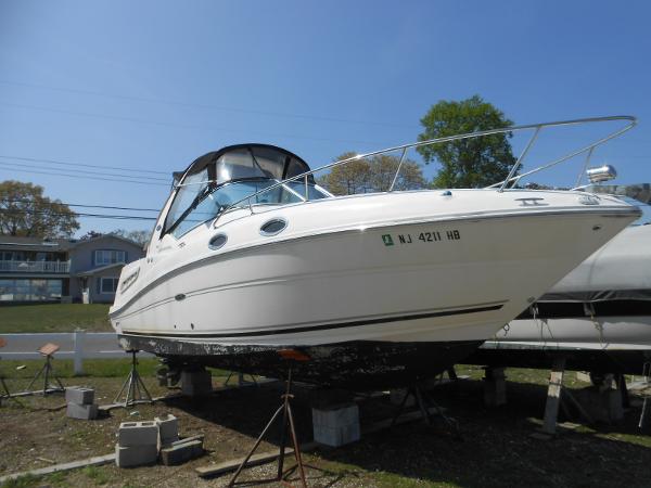Sea Ray 260 Sundancer 2008 Sea Ray 260 Sundancer boat on stands, ready for maintenance.