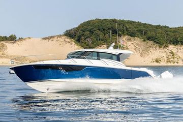 2025 Tiara Yachts 43 LE