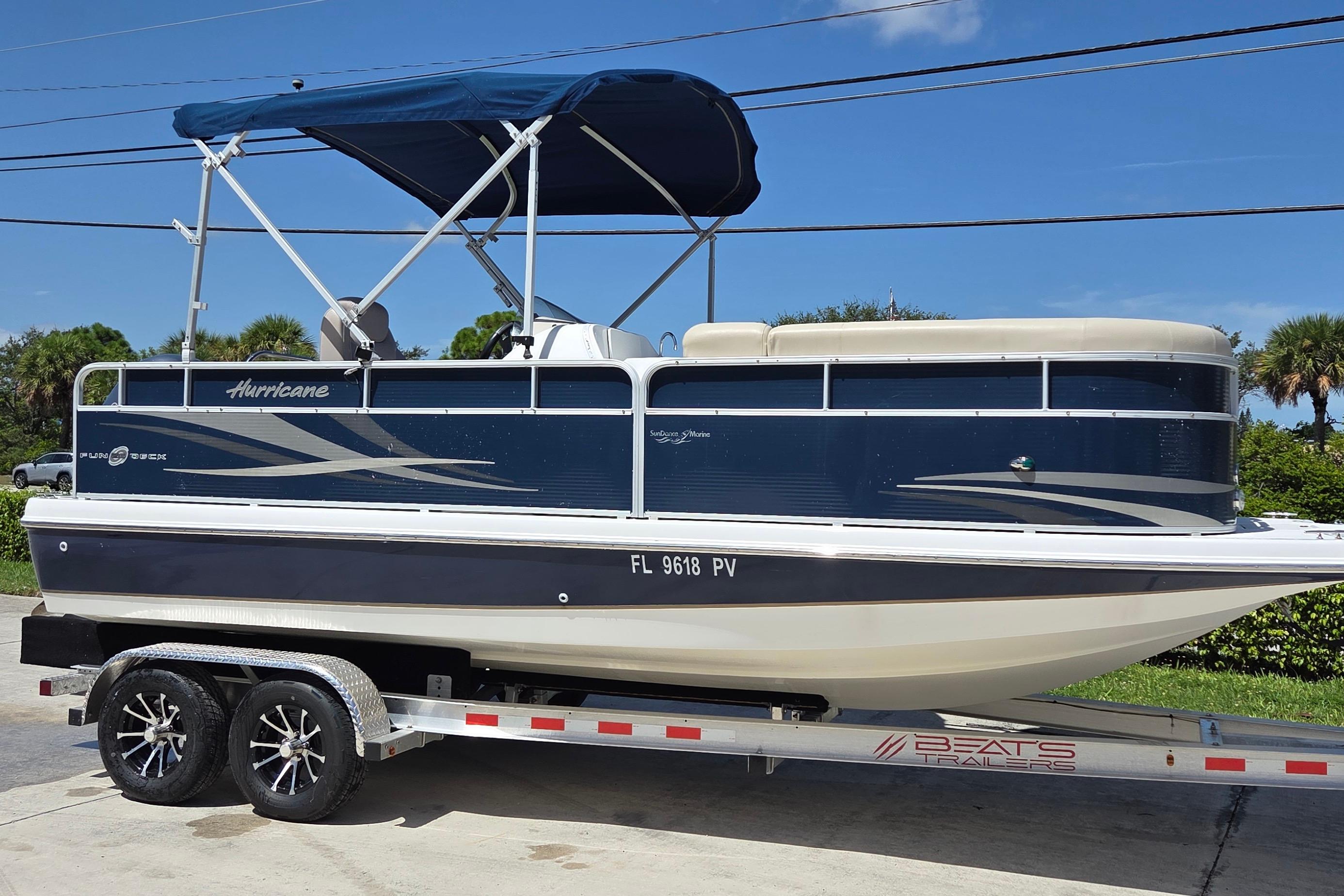 2014 Hurricane FunDeck 216 OB