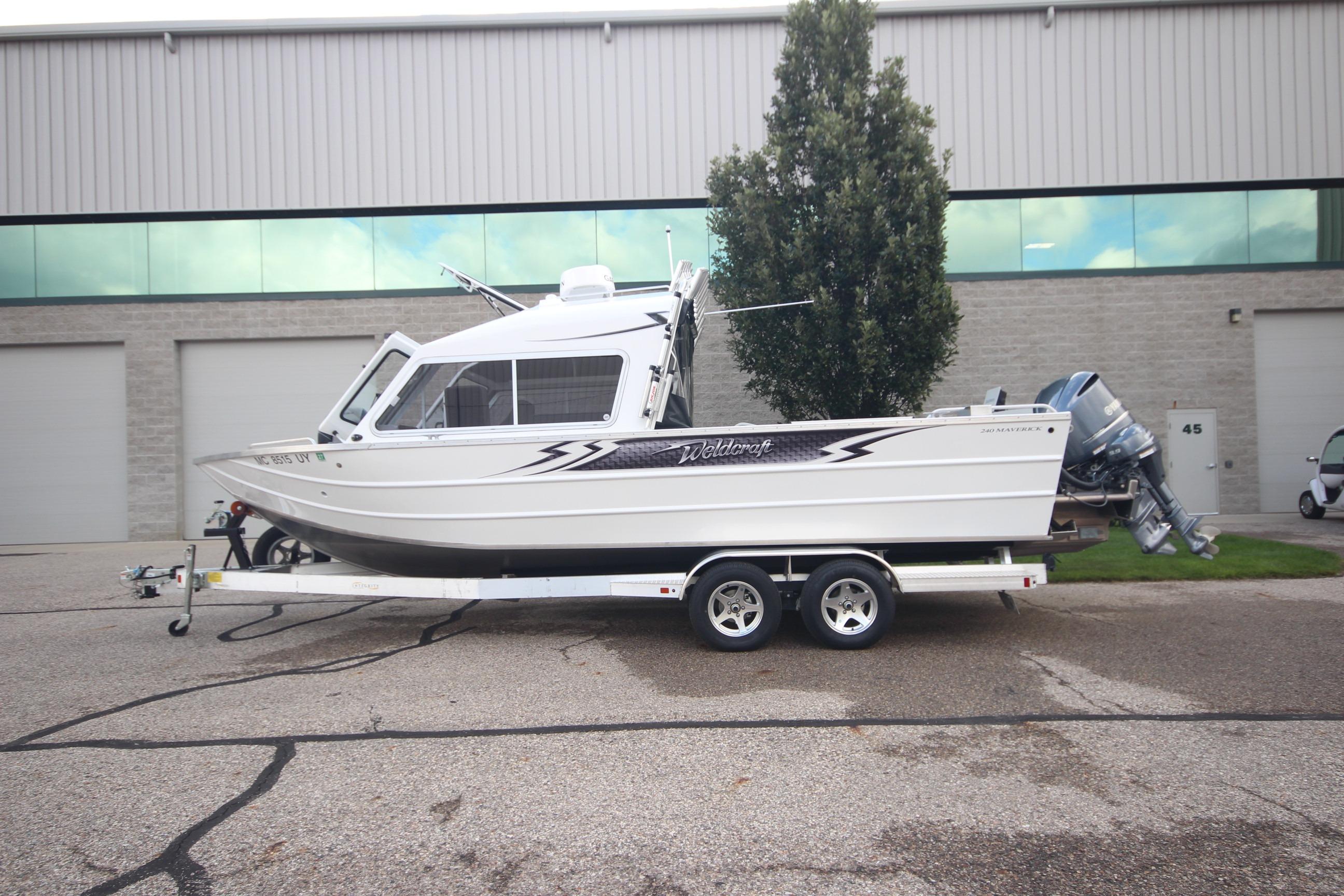 2023 Weldcraft 240 Maverick DV and Custom 7k Trailer