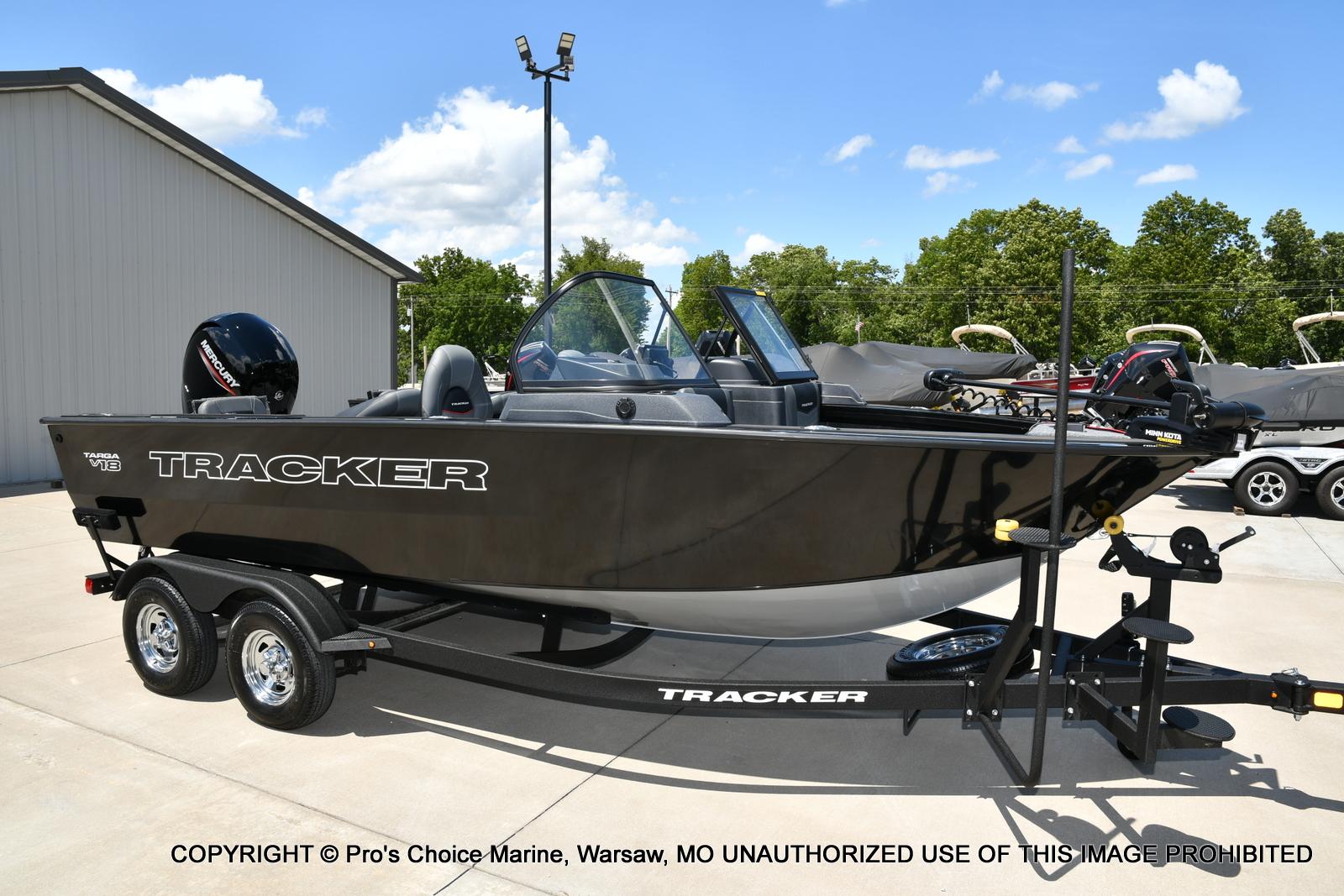 2026 Tracker TARGA V-18 Combo w/150HP 4 Stroke