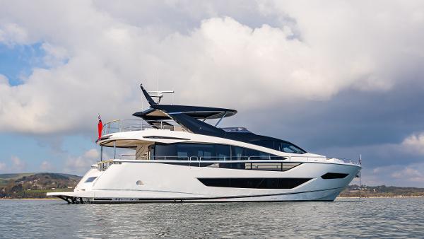 2022 Sunseeker 88 Yacht