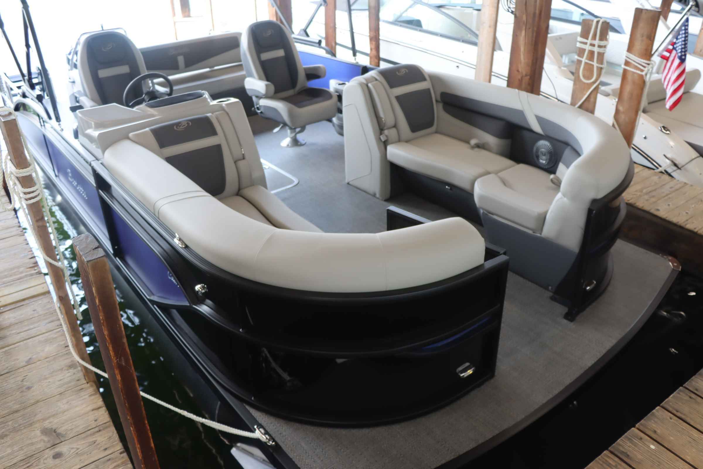 Barletta Cabrio 22UC 2025 Barletta Cabrio 22UC pontoon boat with luxurious seating and modern design.