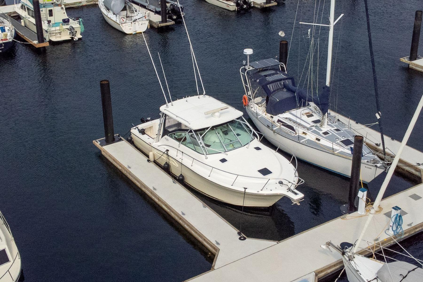 2005 Rampage 33 Express
