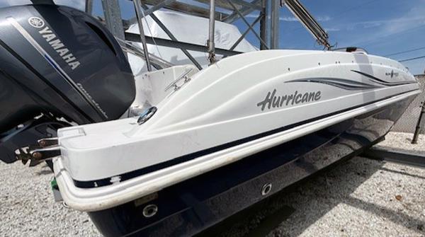 2015 Hurricane SunDeck Sport 188 OB