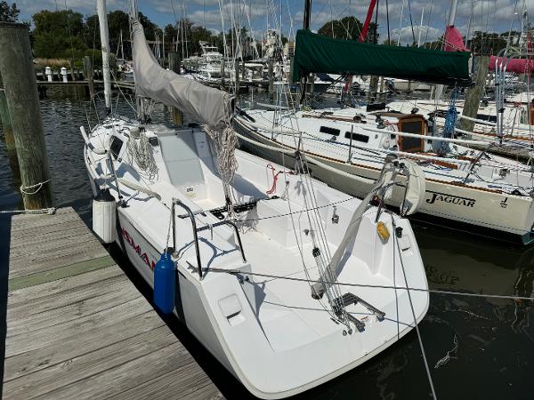 2018 Catalina 275 Sport