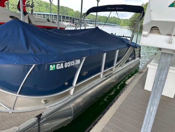 2018 South Bay 523SL
