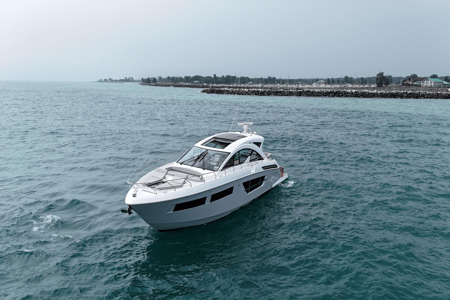 2025 Cruisers Yachts 60 Cantius